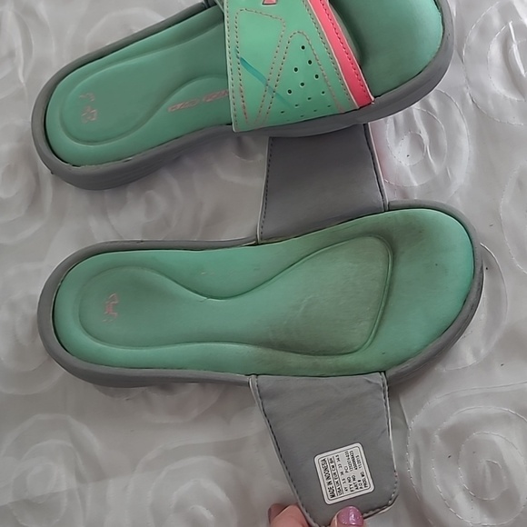 Under Armour Ignite Mint Green & Neon Pink Slide Sandals w/ Memory Foam Footbeds - Picture 8 of 9